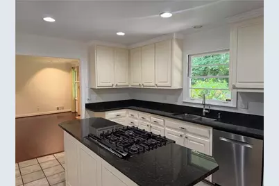 6651 Castleton Drive, Sandy Springs, GA 30328 - Photo 16