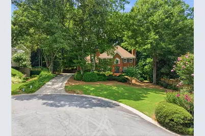 1890 Lakehurst Court SE, Smyrna, GA 30080 - Photo 2