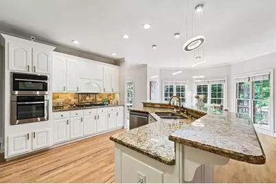 9170 Nesbit Lakes Drive, Roswell, GA 30022 - Photo 8