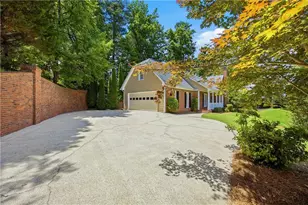 1390 Tennis Ct Pl, Roswell, GA 30075 - Photo 2