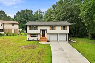 5827 Christopher Ln, Lithonia, GA 30058 - Photo 6