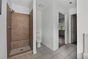 7185 Nunn Woods Way, Fairburn, GA 30213 - Photo 18