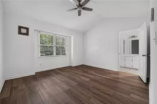 7185 Nunn Woods Way, Fairburn, GA 30213 - Photo 16