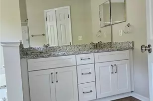 733 Vinebrook Ln, Suwanee, GA 30024 - Photo 8