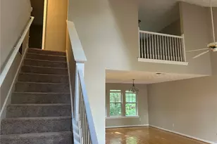 733 Vinebrook Ln, Suwanee, GA 30024 - Photo 2