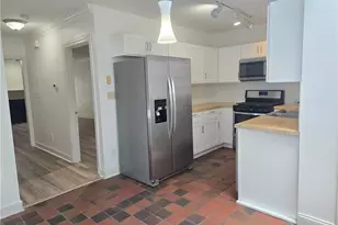 7500 Roswell Rd, Sandy Springs, GA 30350 - Photo 12