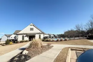 630 Winding Rose Dr, Hoschton, GA 30548 - Photo 4