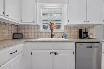 216 Brooks Lane, Winder, GA 30680 - Photo 8