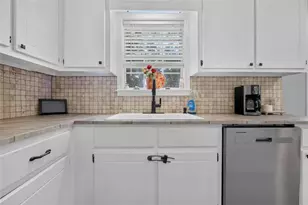 216 Brooks Ln, Winder, GA 30680 - Photo 8