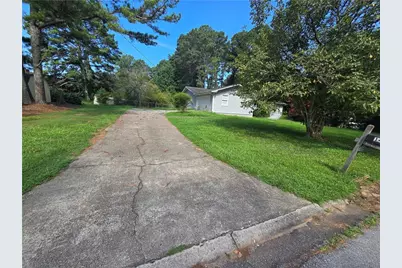 1481 Smithson Drive, Lithonia, GA 30058 - Photo 4