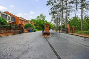 27306 Plantation Dr NE, Atlanta, GA 30324 - Photo 2
