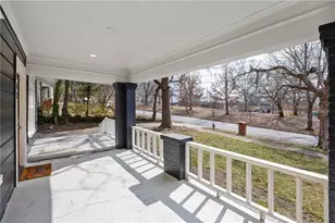 943 Rose Cir SW, Atlanta, GA 30310 - Photo 2