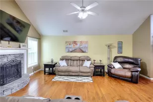 1106 Caroline Ct, Loganville, GA 30052 - Photo 8