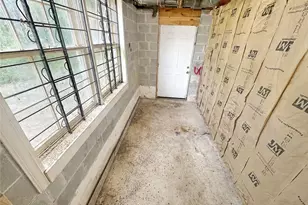 2148 Eastwood Dr SW, Snellville, GA 30078 - Photo 32