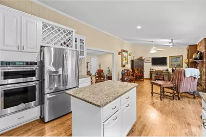 6488 Cherry Tree Lane, Sandy Springs, GA 30328 - Photo 20