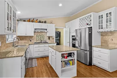6488 Cherry Tree Lane, Sandy Springs, GA 30328 - Photo 18