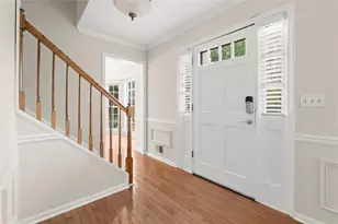 9126 Branch Valley Way, Roswell, GA 30076 - Photo 2