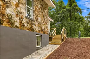 2928 Old Cornelia Hwy, Gainesville, GA 30507 - Photo 10