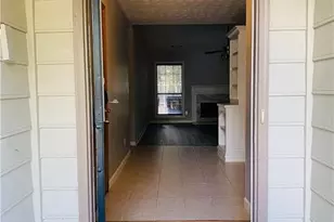 695 Paris Dr, Lawrenceville, GA 30043 - Photo 4