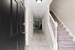 136 Sterling Ct, Alpharetta, GA 30004 - Photo 2