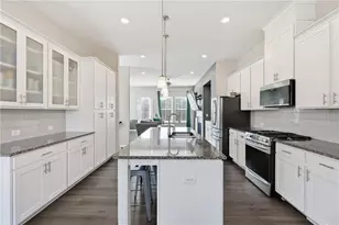 3317 Park Pointe Cir, Scottdale, GA 30079 - Photo 10