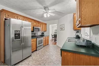 352 Academy Woods Drive, Jefferson, GA 30549 - Photo 2