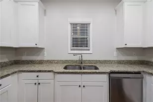 1668 Habershal Rd, Atlanta, GA 30318 - Photo 14