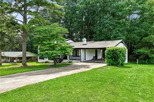 3918 Sherwood Dr, Douglasville, GA 30135 - Photo 2
