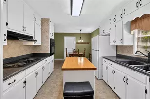 2199 Vivid Ct, Stone Mountain, GA 30087 - Photo 16