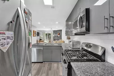 442 Prince Of Wales, Stone Mountain, GA 30083 - Photo 18