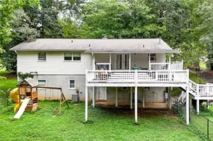 110 Crestmont Dr, Calhoun, GA 30701 - Photo 2