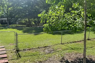 2875 Carriage Ln, Atlanta, GA 30349 - Photo 18