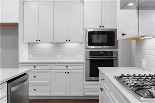 1610 Prestwick Ln, Dunwoody, GA 30338 - Photo 8