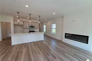 324 Colsen Dr, Acworth, GA 30102 - Photo 2