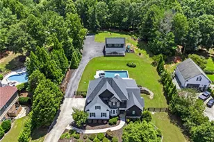 124 Savanna Estates Dr, Canton, GA 30115 - Photo 2