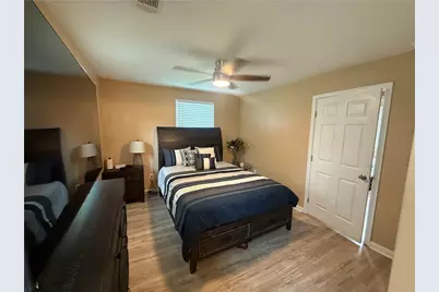 142 Hutton Place NW, Atlanta, GA 30318 - Photo 8