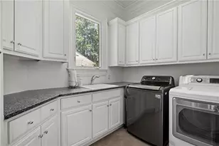 5495 Claire Rose Ln, Sandy Springs, GA 30327 - Photo 44