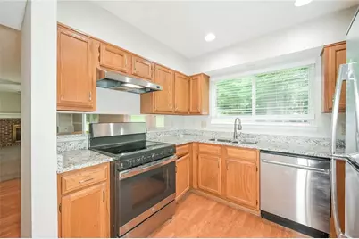 10450 Summer Creek Drive, Johns Creek, GA 30022 - Photo 2