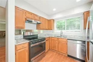 10450 Summer Creek Dr, Johns Creek, GA 30022 - Photo 2