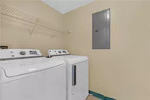 3435 Kingsboro Rd NE, Atlanta, GA 30326 - Photo 16