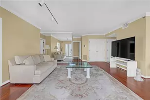 3435 Kingsboro Rd NE, Atlanta, GA 30326 - Photo 8