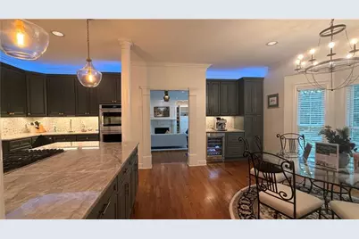 345 W Berwicke Common NE, Atlanta, GA 30342 - Photo 10