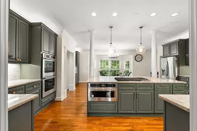 345 W Berwicke Common NE, Atlanta, GA 30342 - Photo 8