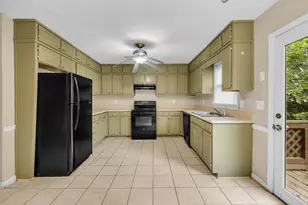 1102 Plantation Dr SE, Conyers, GA 30094 - Photo 2