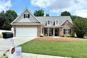 204 Magnolia St, Senoia, GA 30276 - Photo 1