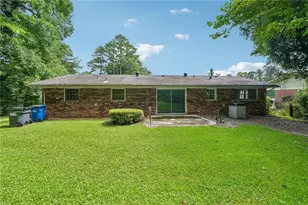 2703 Arrowood Dr, East Point, GA 30344 - Photo 16