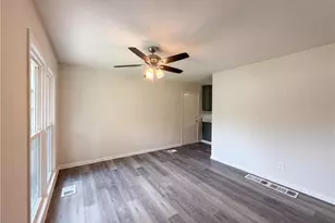 6970 Mary Ct, Riverdale, GA 30274 - Photo 6