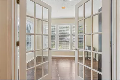 208 Bainbridge Drive, Sandy Springs, GA 30327 - Photo 12