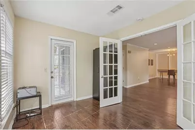208 Bainbridge Drive, Sandy Springs, GA 30327 - Photo 10