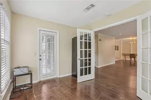 208 Bainbridge Dr, Sandy Springs, GA 30327 - Photo 10